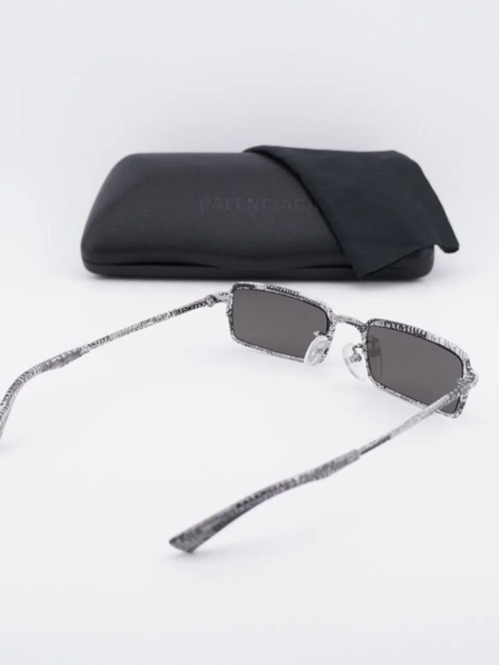 Balenciaga model bb0082s